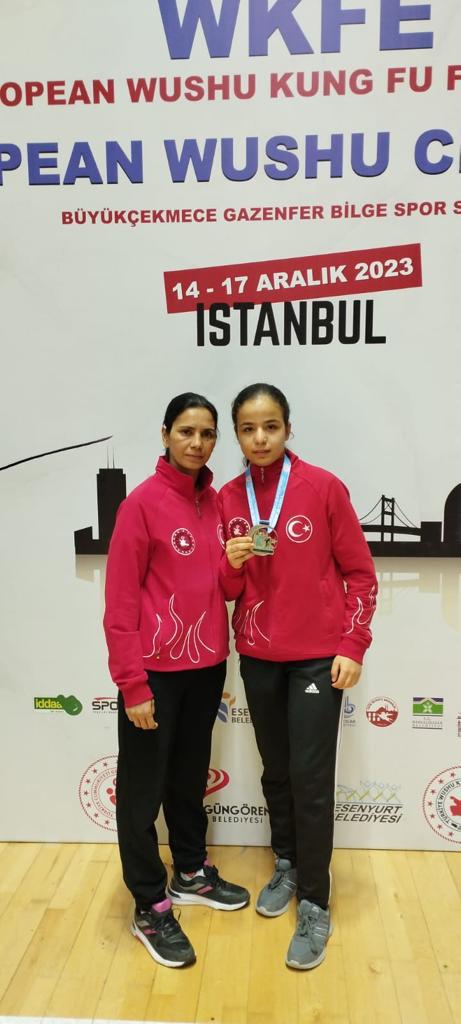 Erdemlili Wushu Kungfu Sporcusu Sema Gezer Avrupa İkincisi Oldu