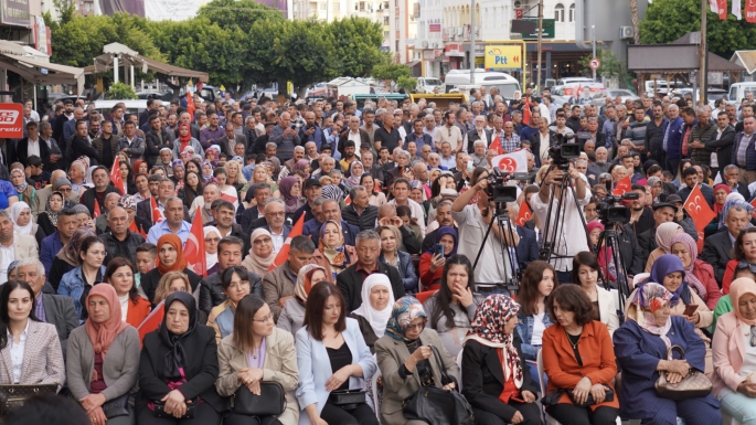 “Miting Gibi Bayramlaşma”