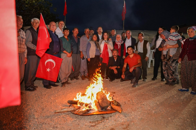 VALİ ALİ HAMZA PEHLİVAN, CUMHURİYETİMİZİN 100. YILI KUTLAMA ETKİNLİKLERİ KAPSAMINDA YÖRÜK ÇADIRINI ZİYARET ETTİ.