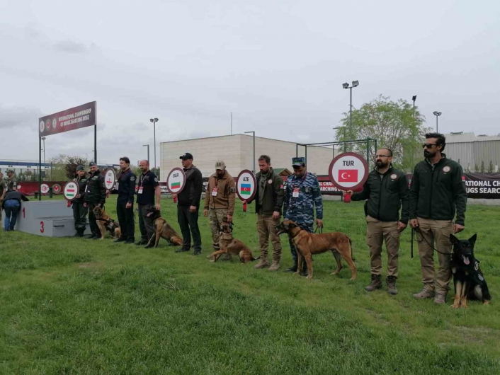 Narkotik Dedektör Köpekler Yarışması´nda Türkiye´yi temsil eden ´Nobel´ birinci oldu